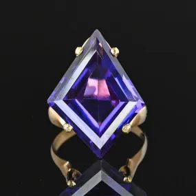 14K Gold Chevron Kite Color Change Sapphire Ring