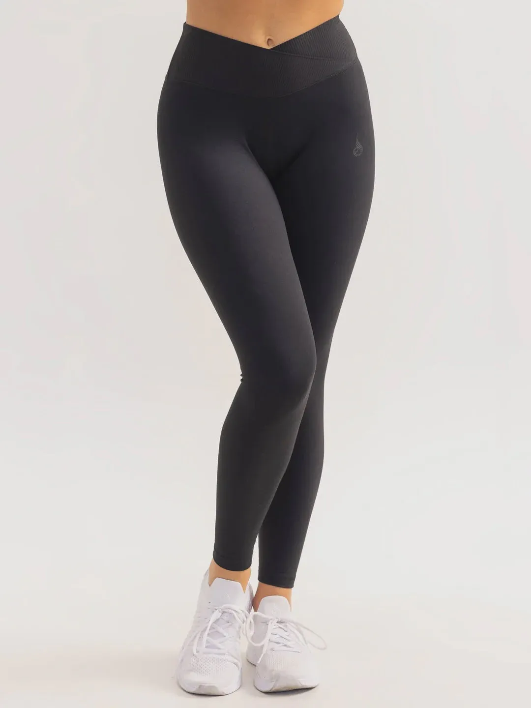 ACTIVATE CROSS OVER SCRUNCH LEGGINGS BLACK