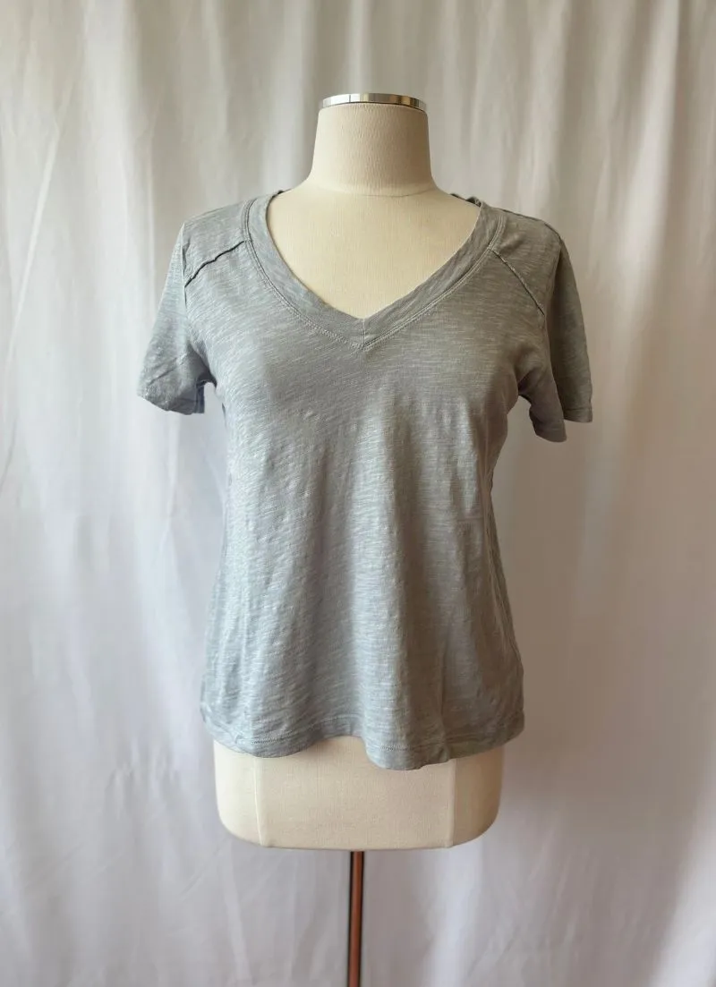 Bobi - V Neck Tee