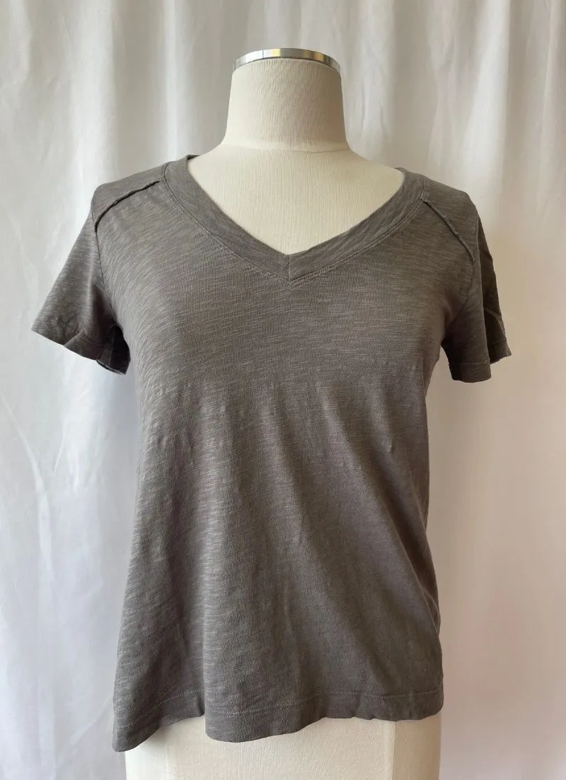 Bobi - V Neck Tee