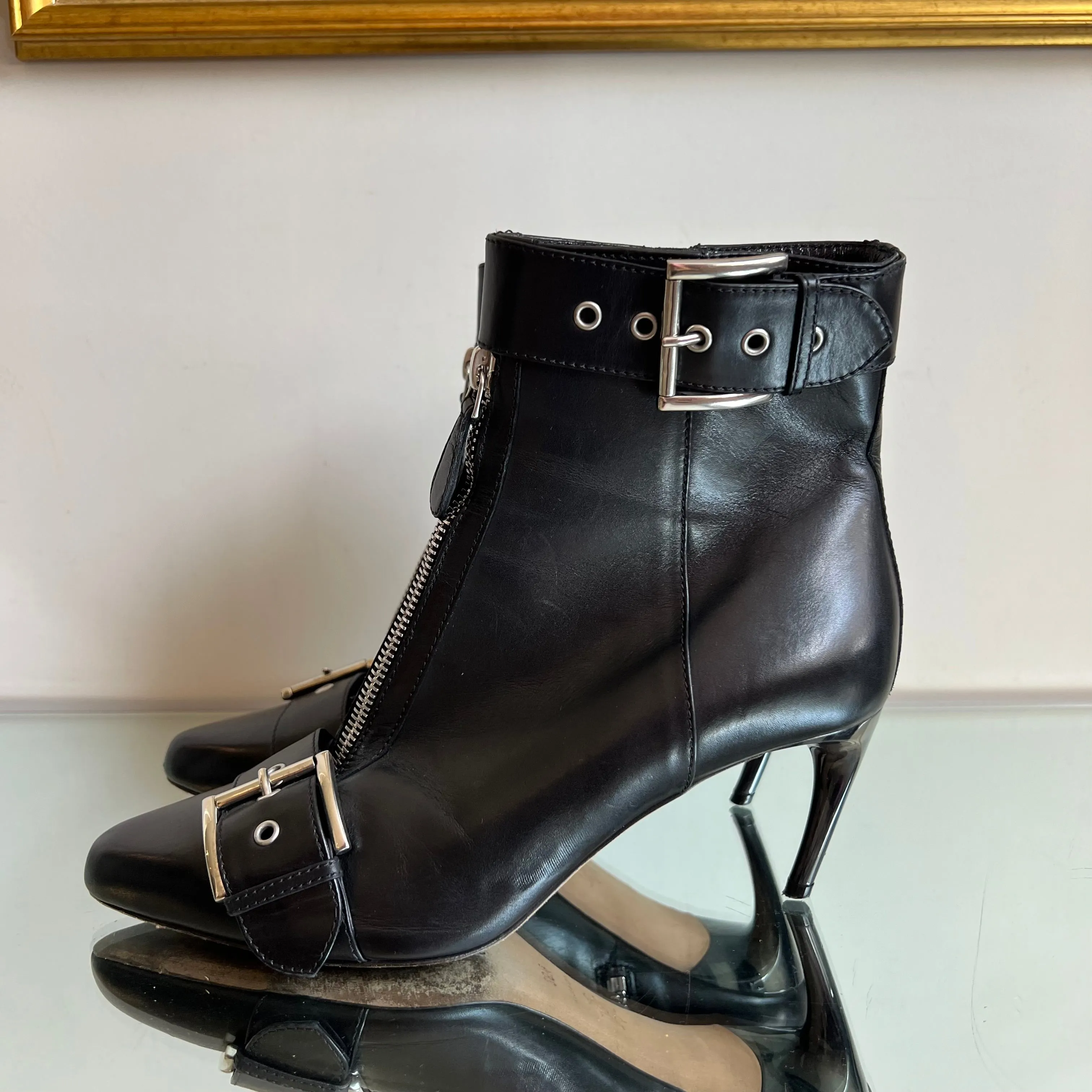 Bota Alexander McQueen Black Leather Buckle